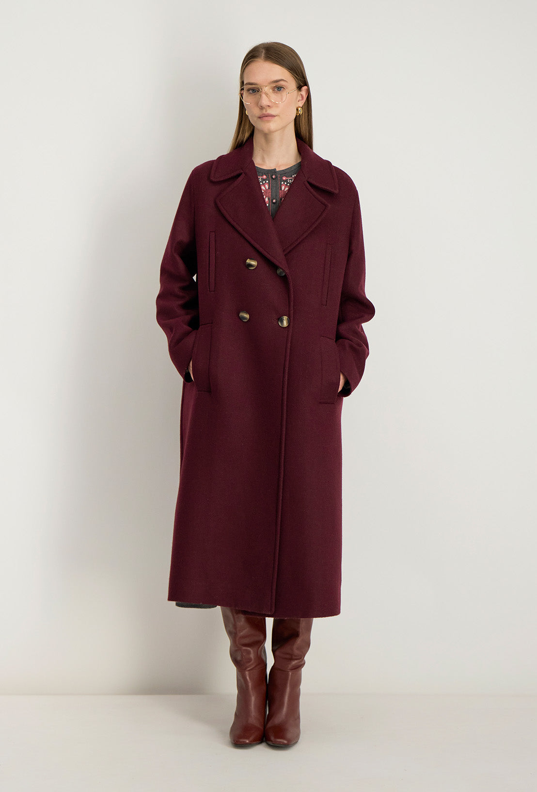 Manteau urbain chic Natalia avec des poches passepoilées et une coupe droite élégante