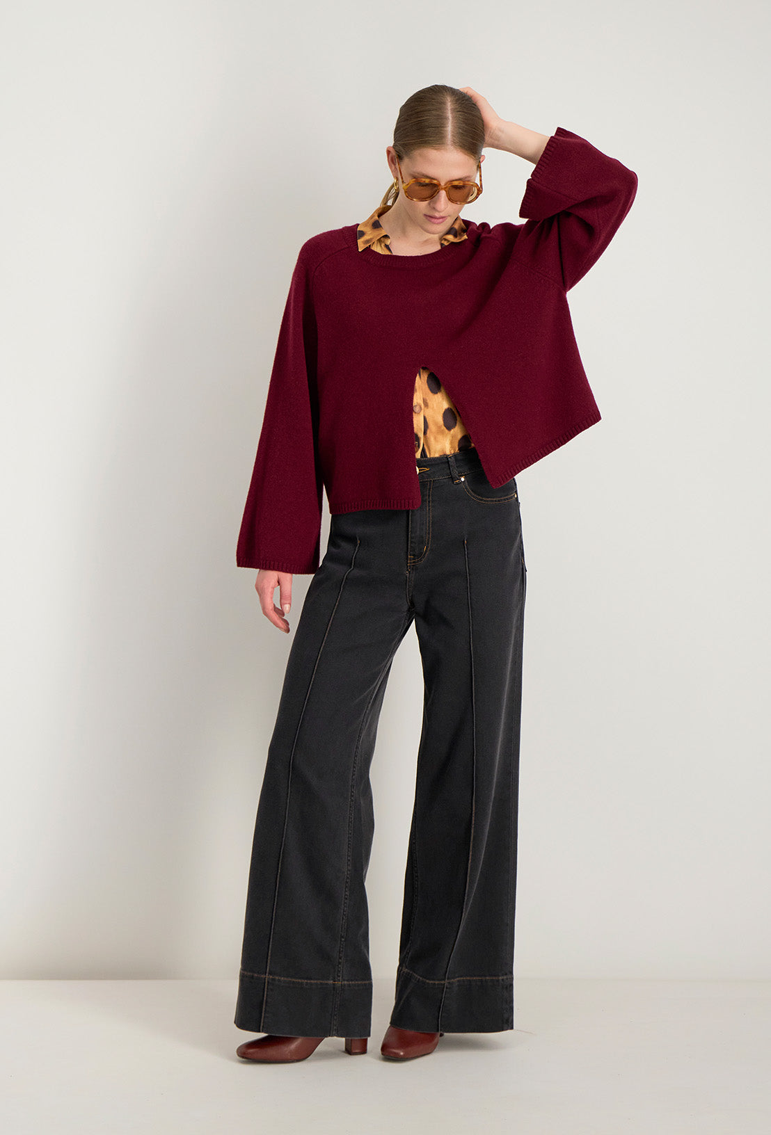 Pull Hilda femme à col rond, coupe évasée et ouverture devant, manches larges raglan
