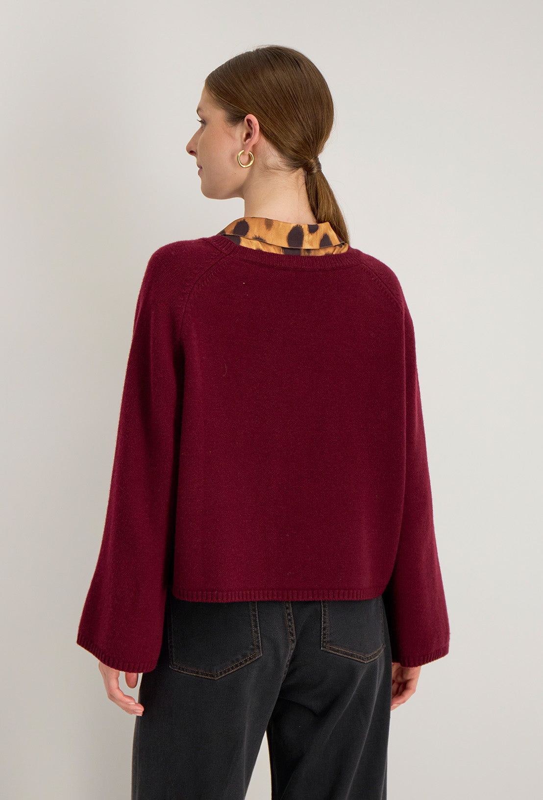 Dos du pull Hilda à manches raglan et coupe légèrement évasée