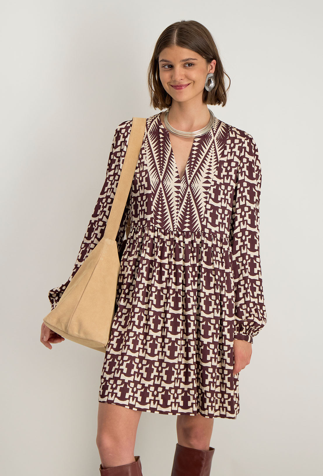 Robe fluide Azel  silhouette féminine structurée