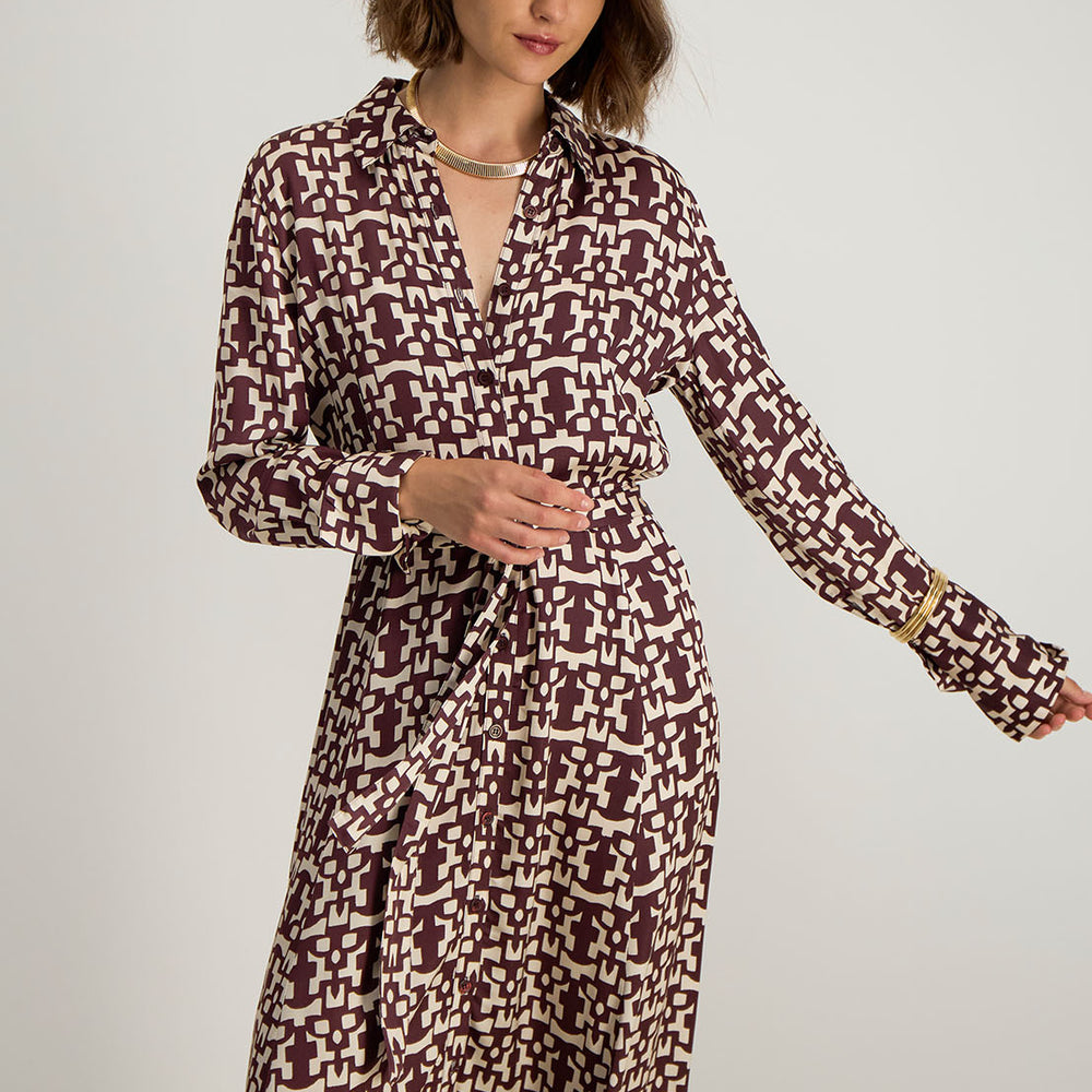 Robe longue imprimée Azel en mouvement, coupe fluide et élégante pour femme – collection Hiver 2025