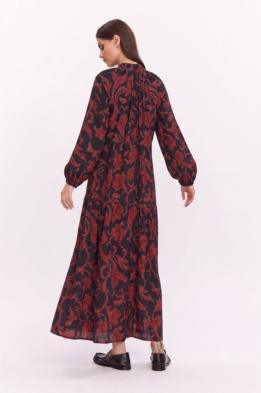 ROBE LESLIE