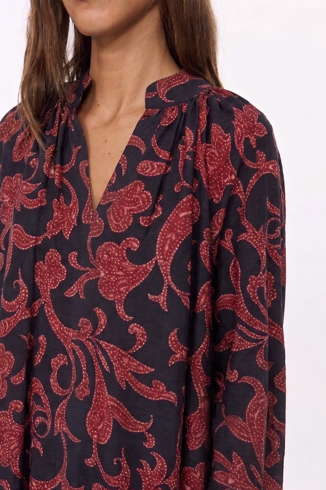 ROBE LESLIE