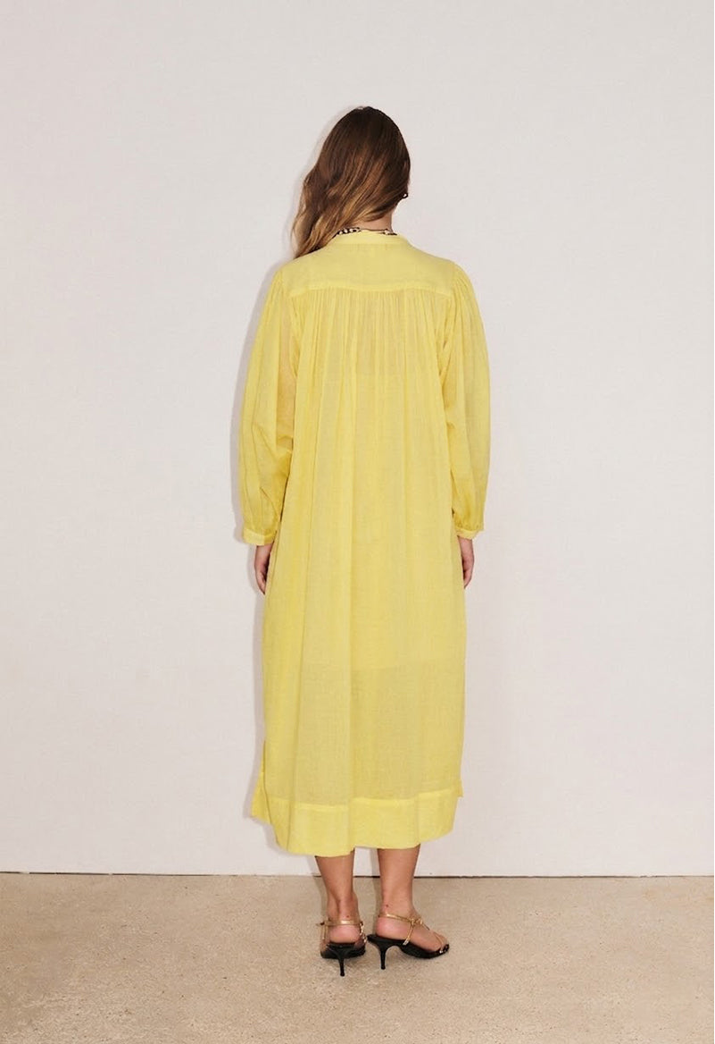 Robe bohème Gaia ample en voile de coton vue de dos en coloris citron