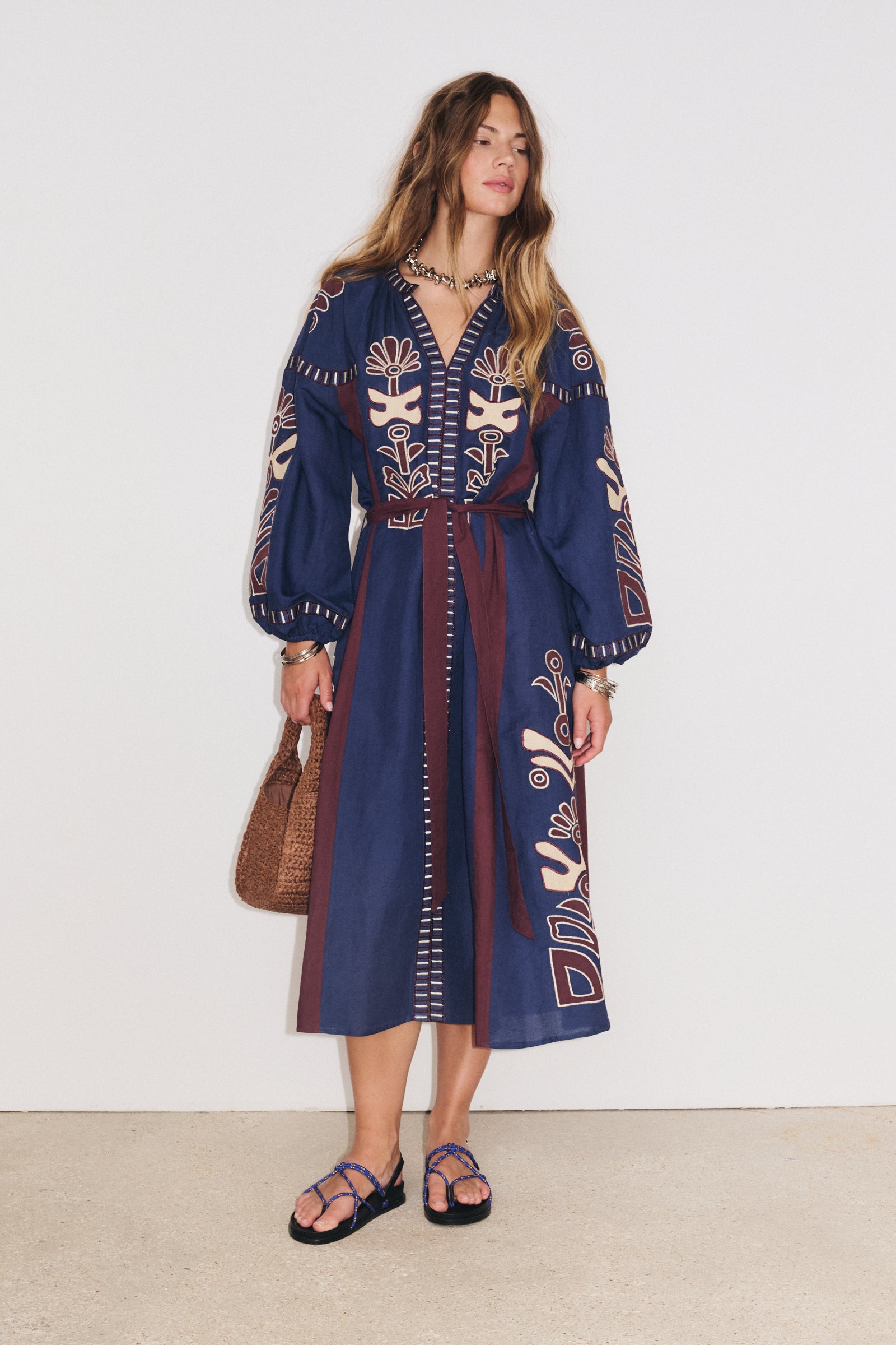 Robe Anouck indigo Stella Forest look complet, esprit bohème chic et matière naturelle