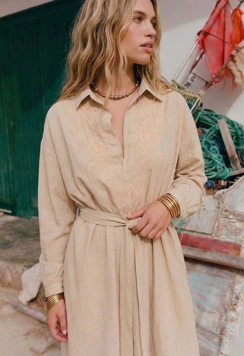 Robe longue brodée Billie Stella Forest écru avec ceinture assortie