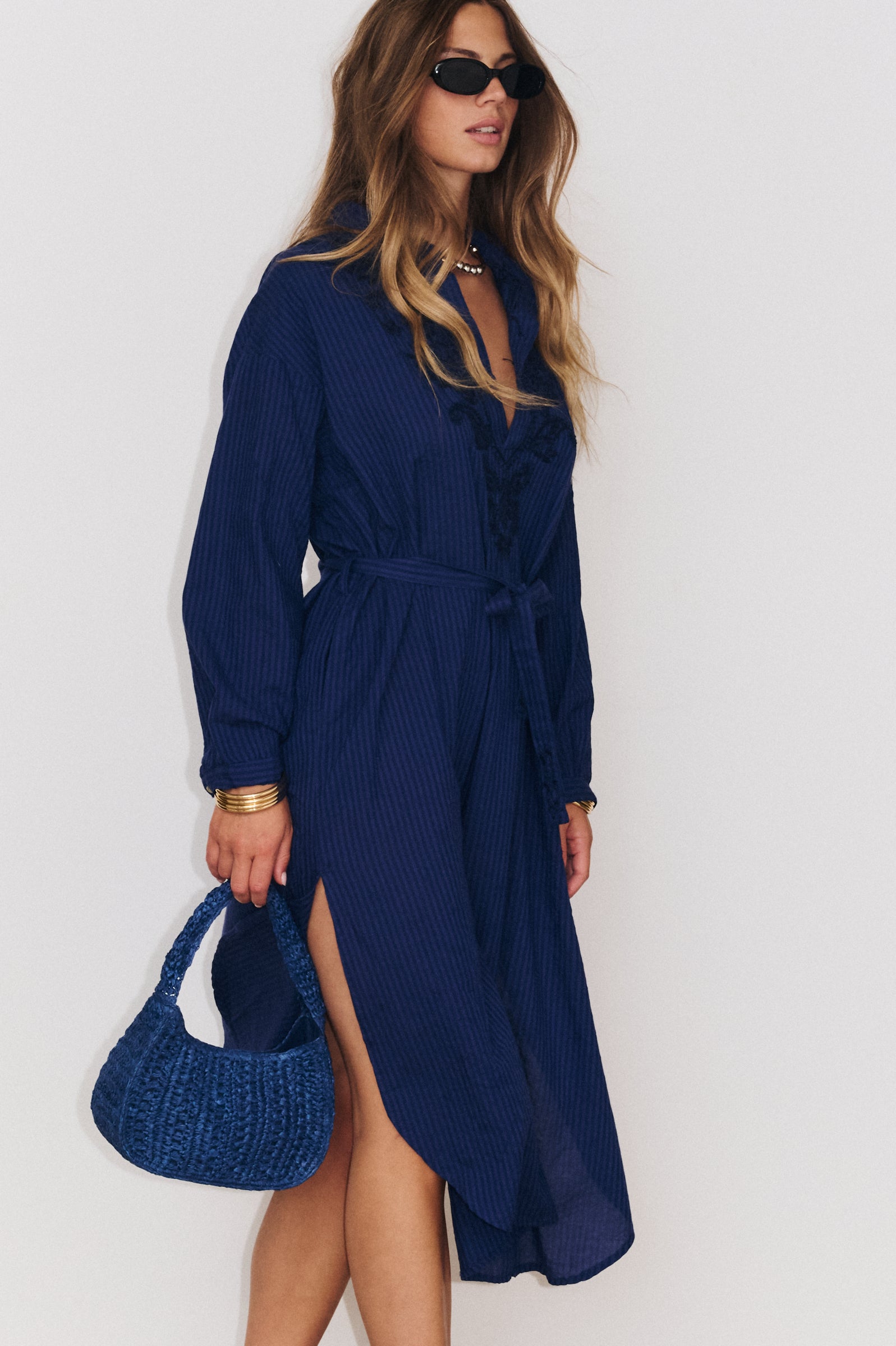 Robe Billie marine Stella Forest portée avec allure bohème chic