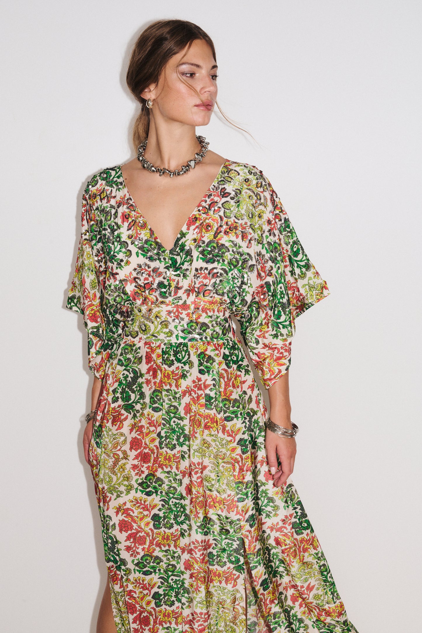 Robe Mira Stella Forest look féminin, robe longue fluide et élégante