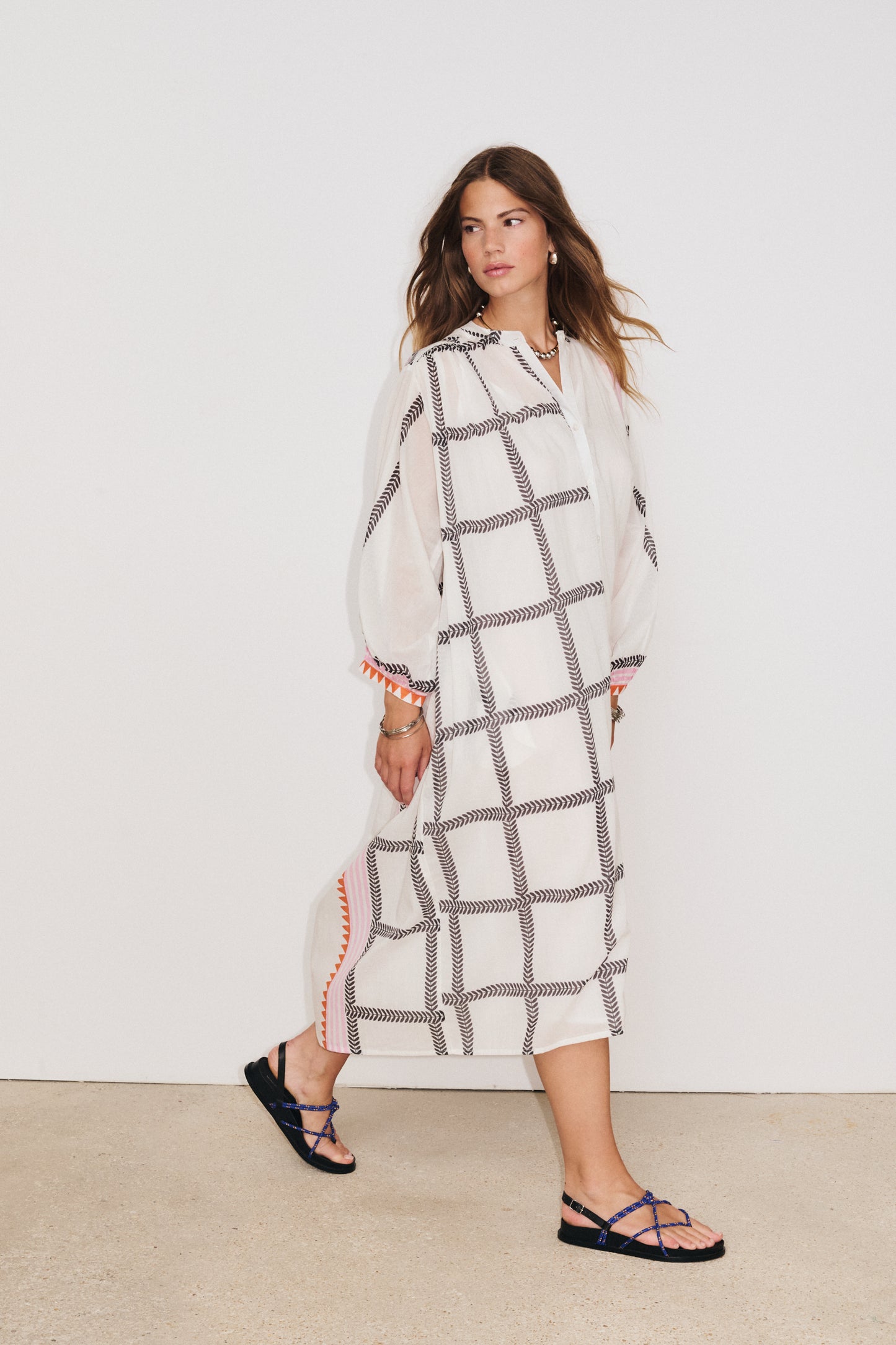 Robe Solène Stella Forest portée : silhouette longue et volume naturel
