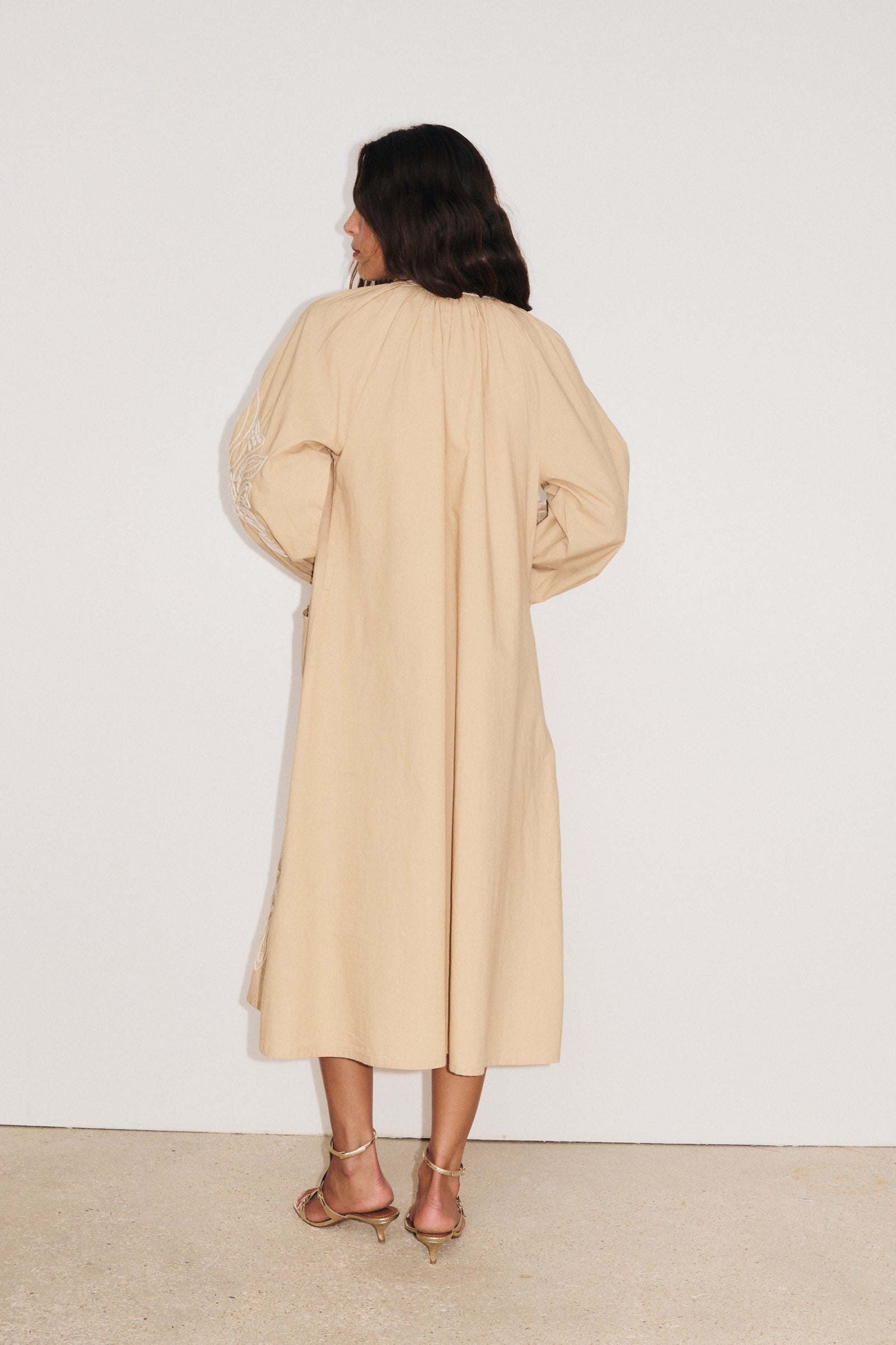 Robe Alma Stella Forest dos et tombé fluide avec doublure séparable